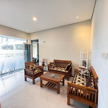 Fakhira Residence Hotel Cianjur Extérieur photo