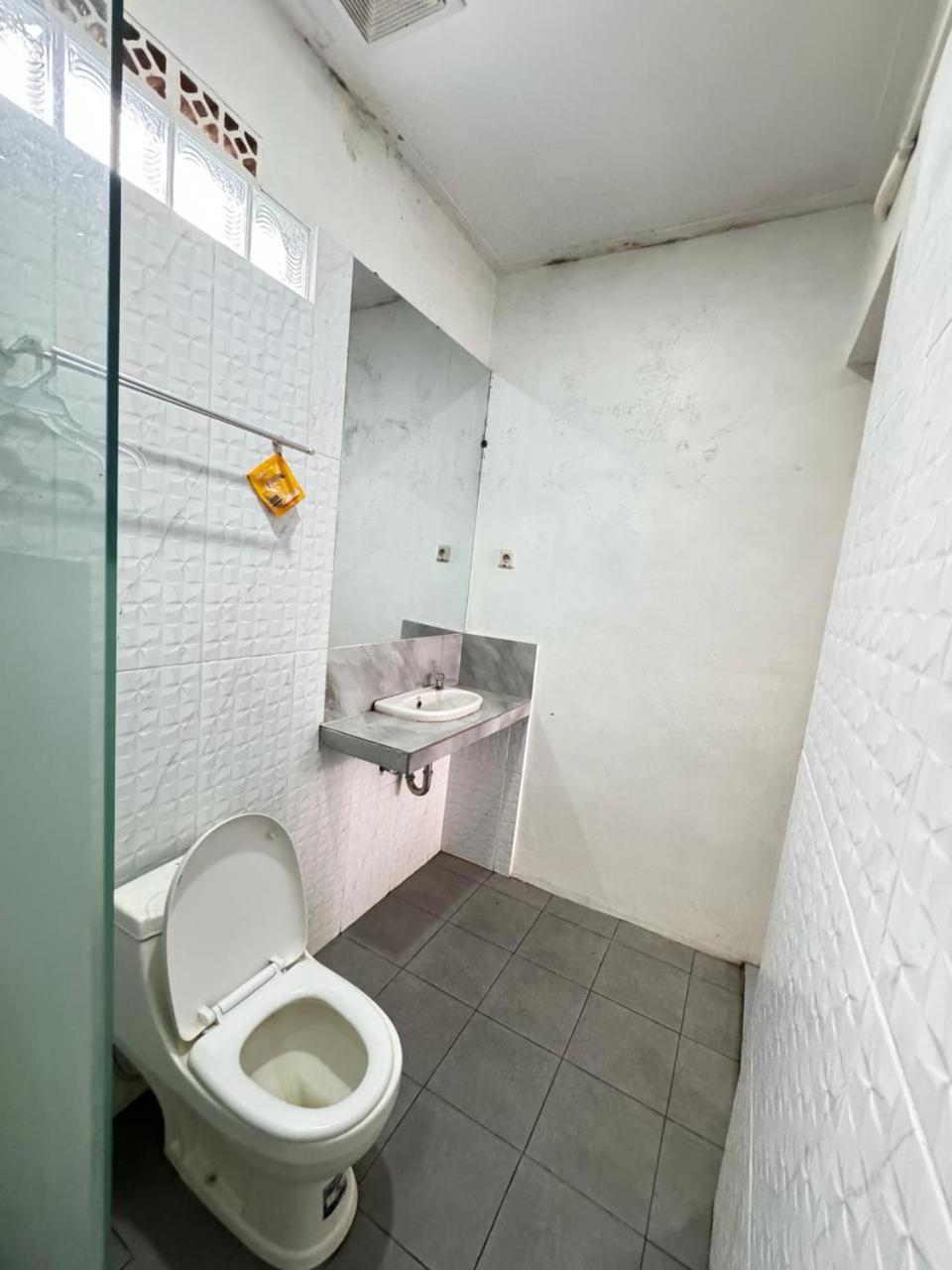 Fakhira Residence Hotel Cianjur Extérieur photo