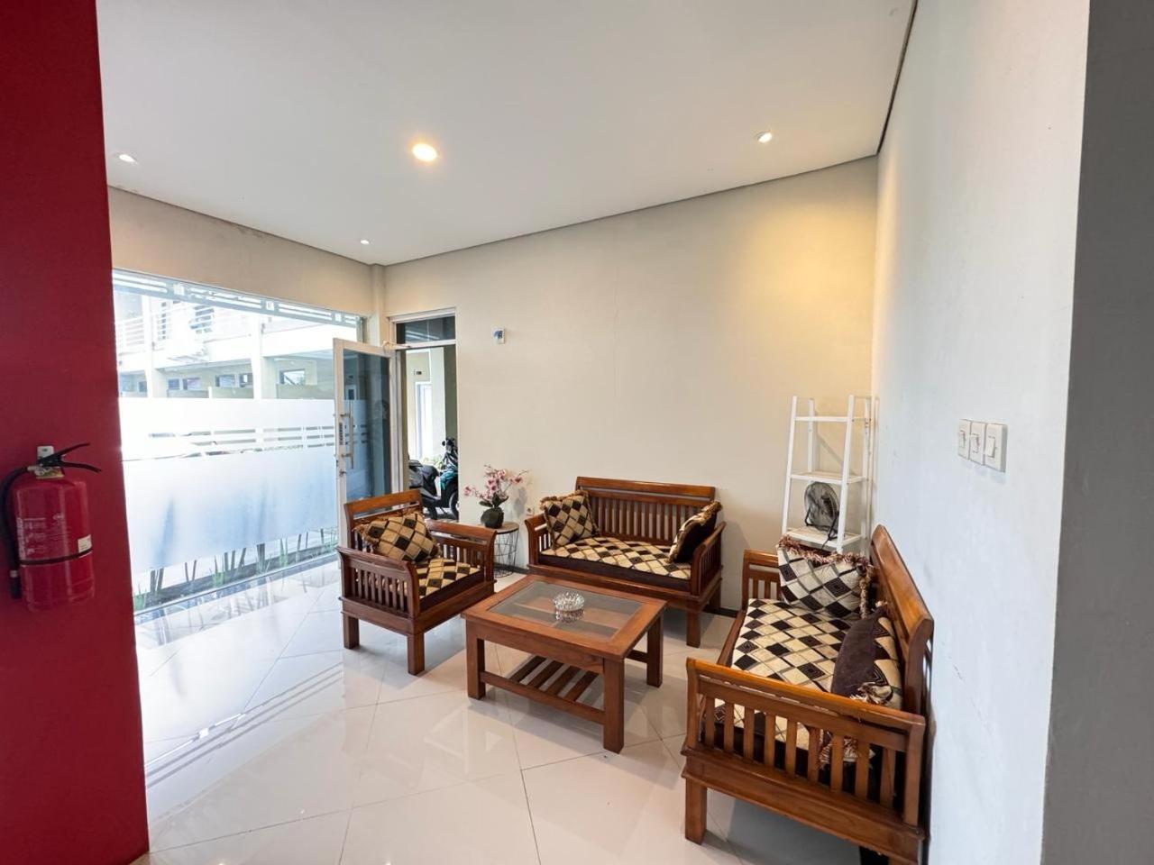 Fakhira Residence Hotel Cianjur Extérieur photo