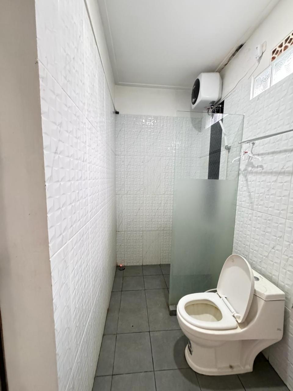 Fakhira Residence Hotel Cianjur Extérieur photo