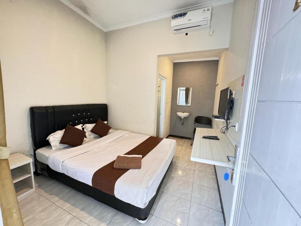 Fakhira Residence Hotel Cianjur Extérieur photo